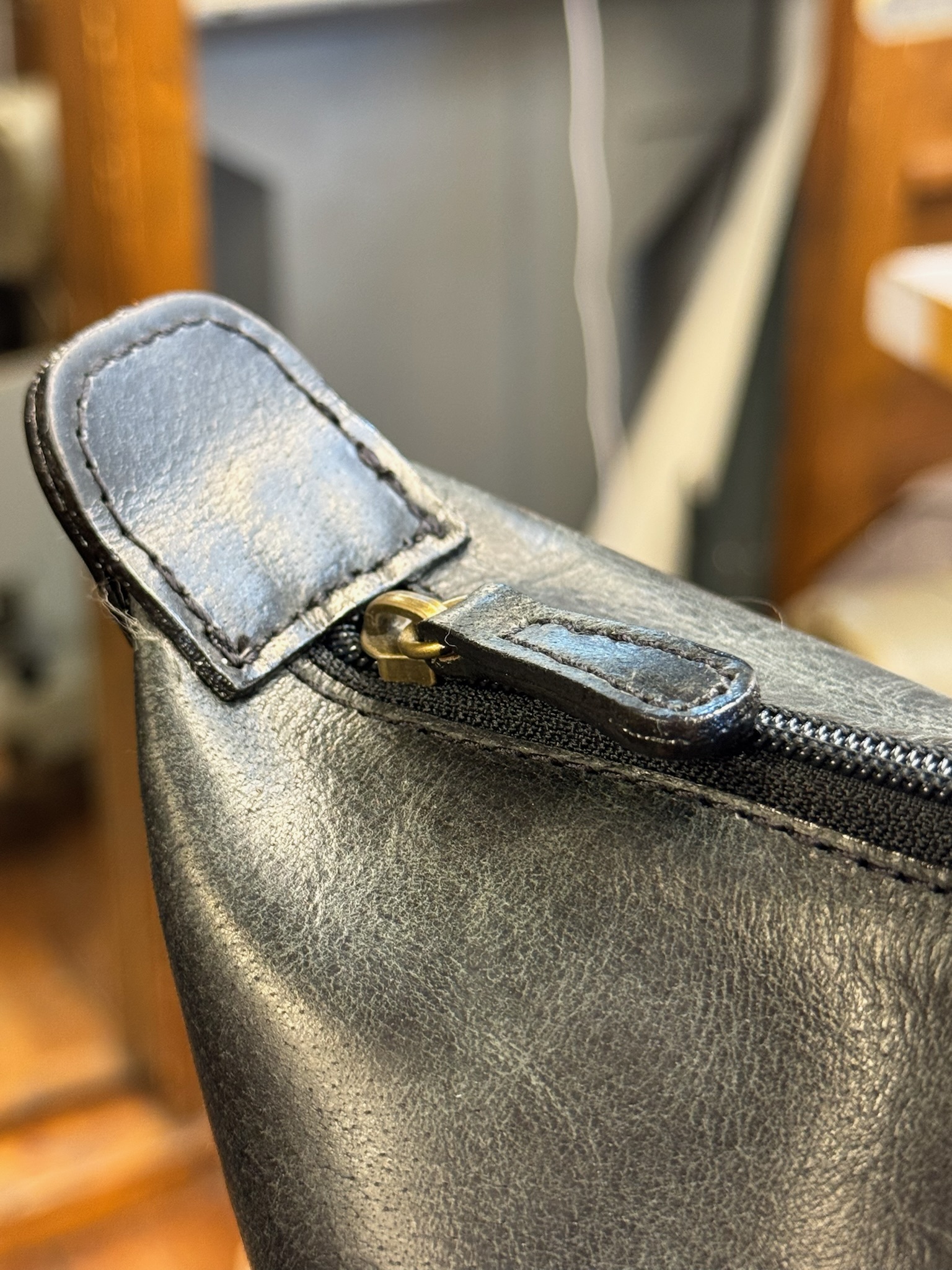 Athens I Structured Tote — handcrafted black full-grain leather handbag with brass zipper, made in Europe by Old Continent Atelier
